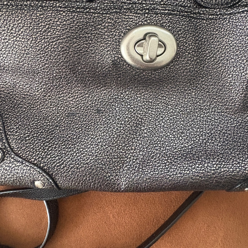 Metallic silver coach small Handbag - Picture 7 of 7